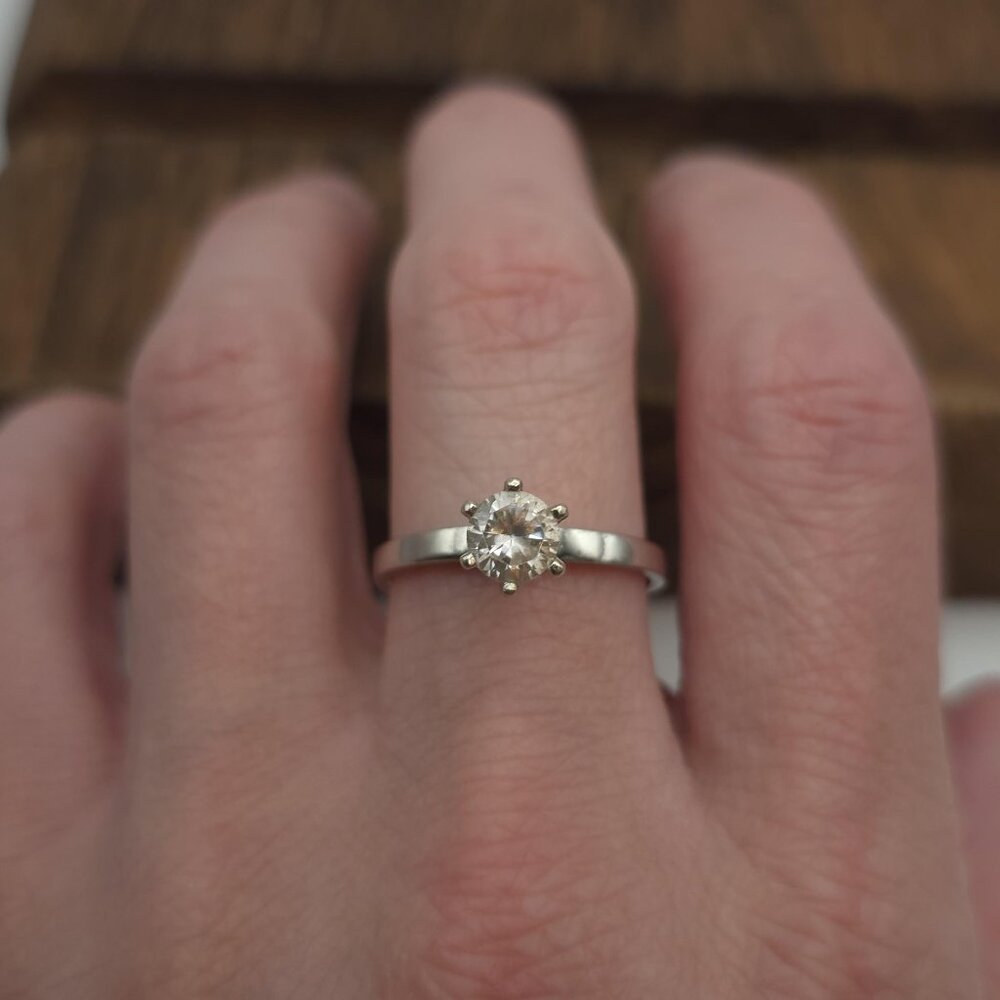 Size 8.75 Sterling Silver Single High Set Cubic Zirconia Ring A1103